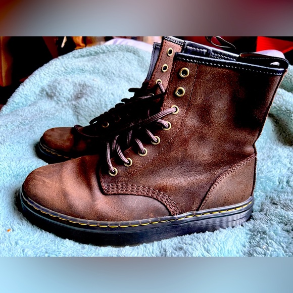 Dr martens 8 eyelet boot size 8 brown leather worn once - Picture 1 of 8